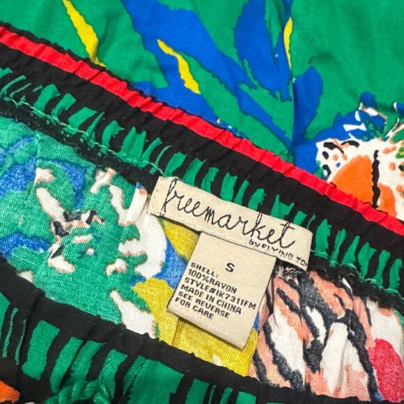 FreeMarket by Flying Tomato NWOT Green Floral Maxi Skirt in 100% Rayon. - Picture 11 of 11